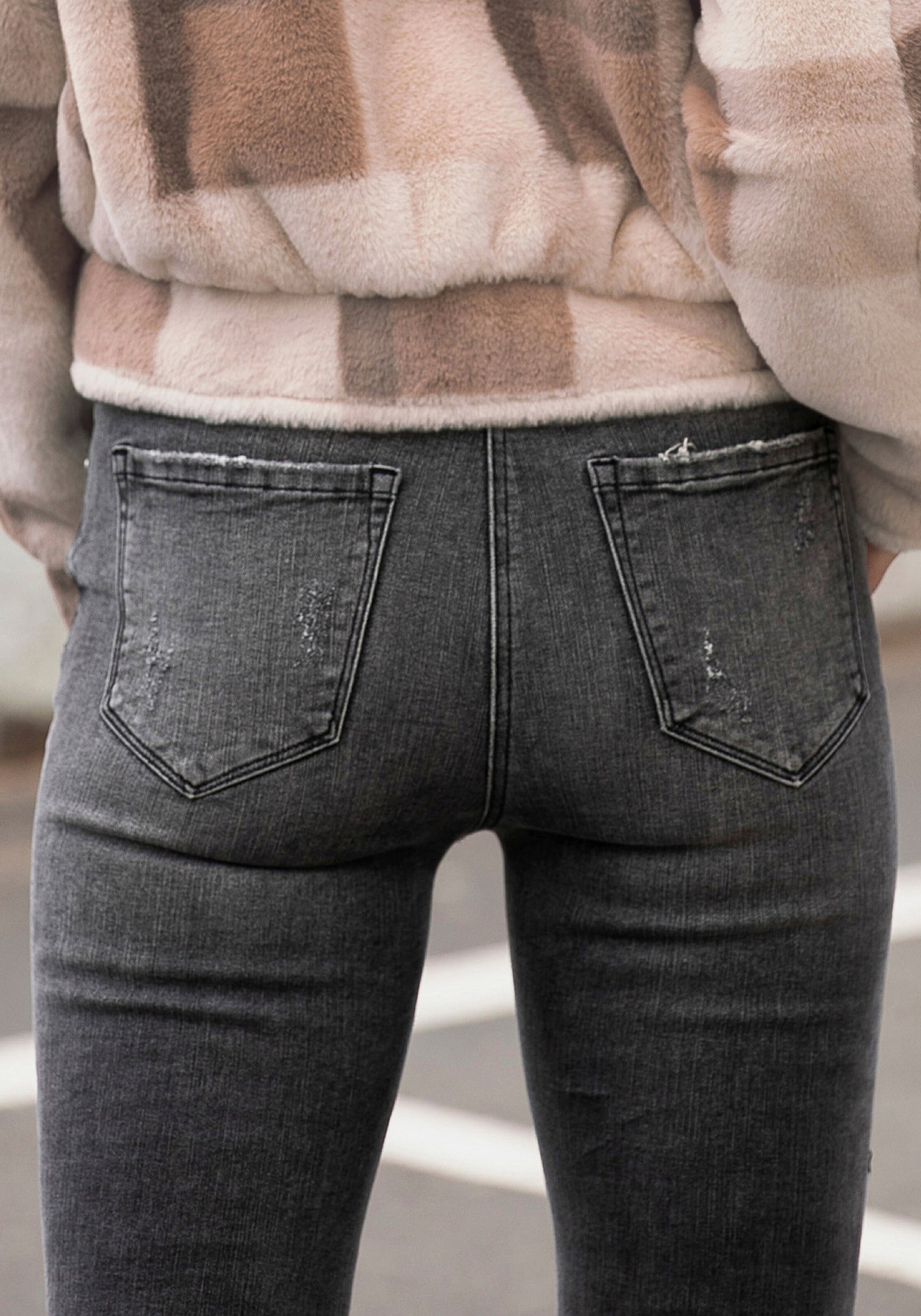 Destroyed-Jeans