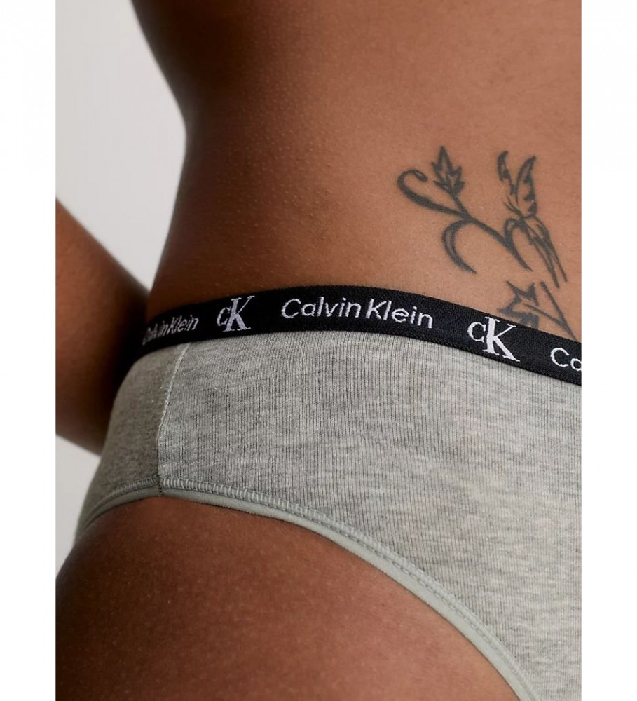 Cuecas Calvin Klein Classic CK96, pacote com 2 unidades, cinza e preta.