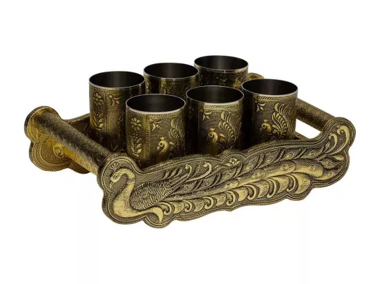Plateau en métal repoussé doré 25x13x6h