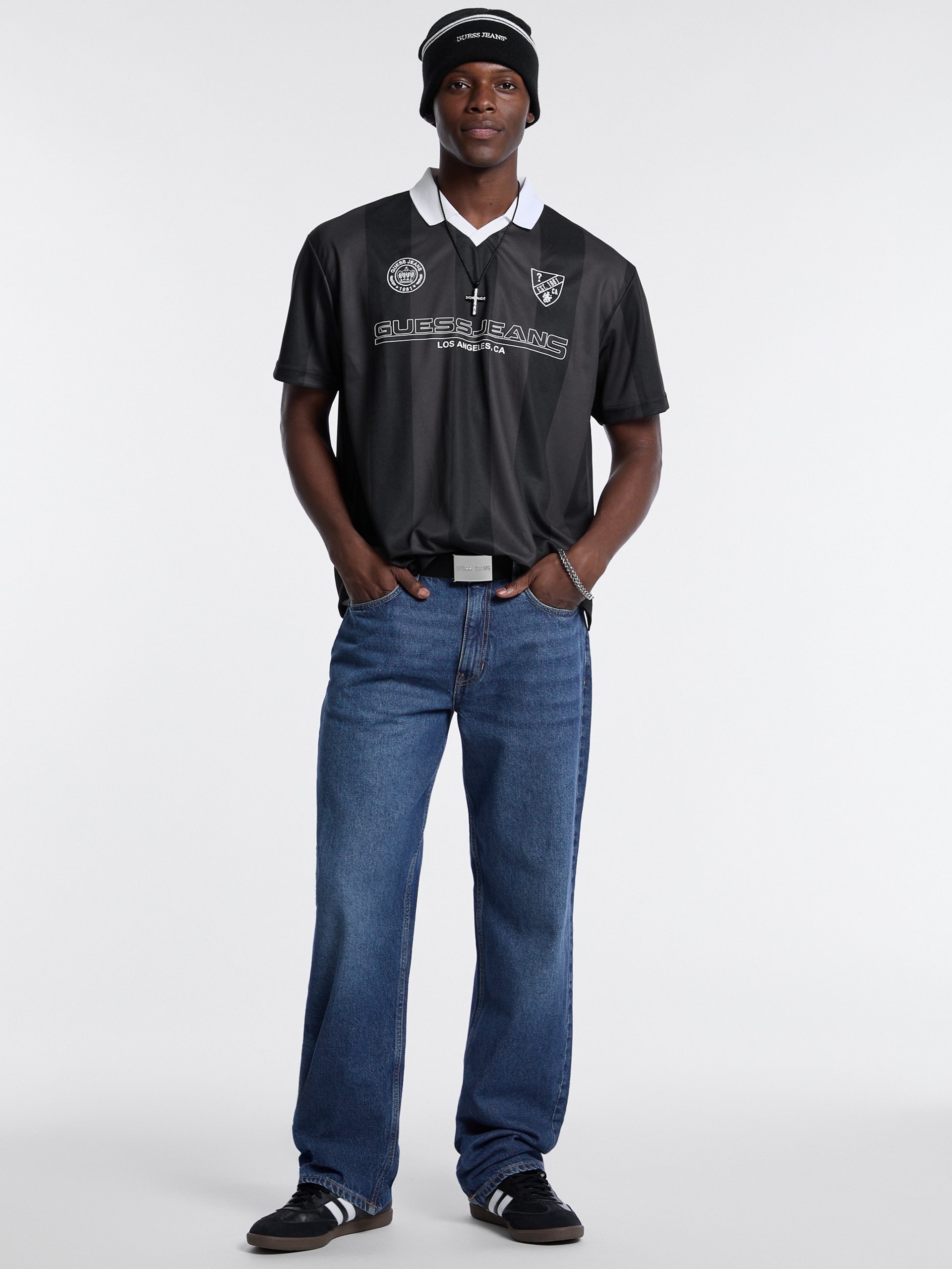 Polo com o logotipo do futebol