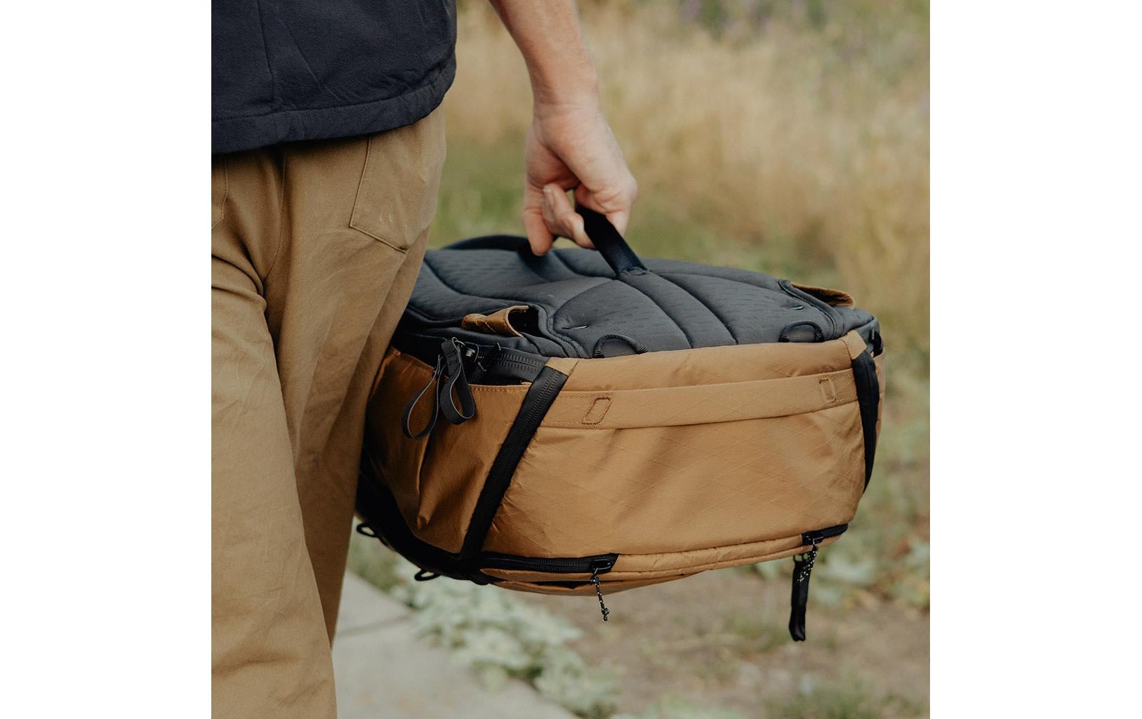 Fotorucksack 45 l Coyote<br>Vielseitiger Reise-Rucksack für Fotografen