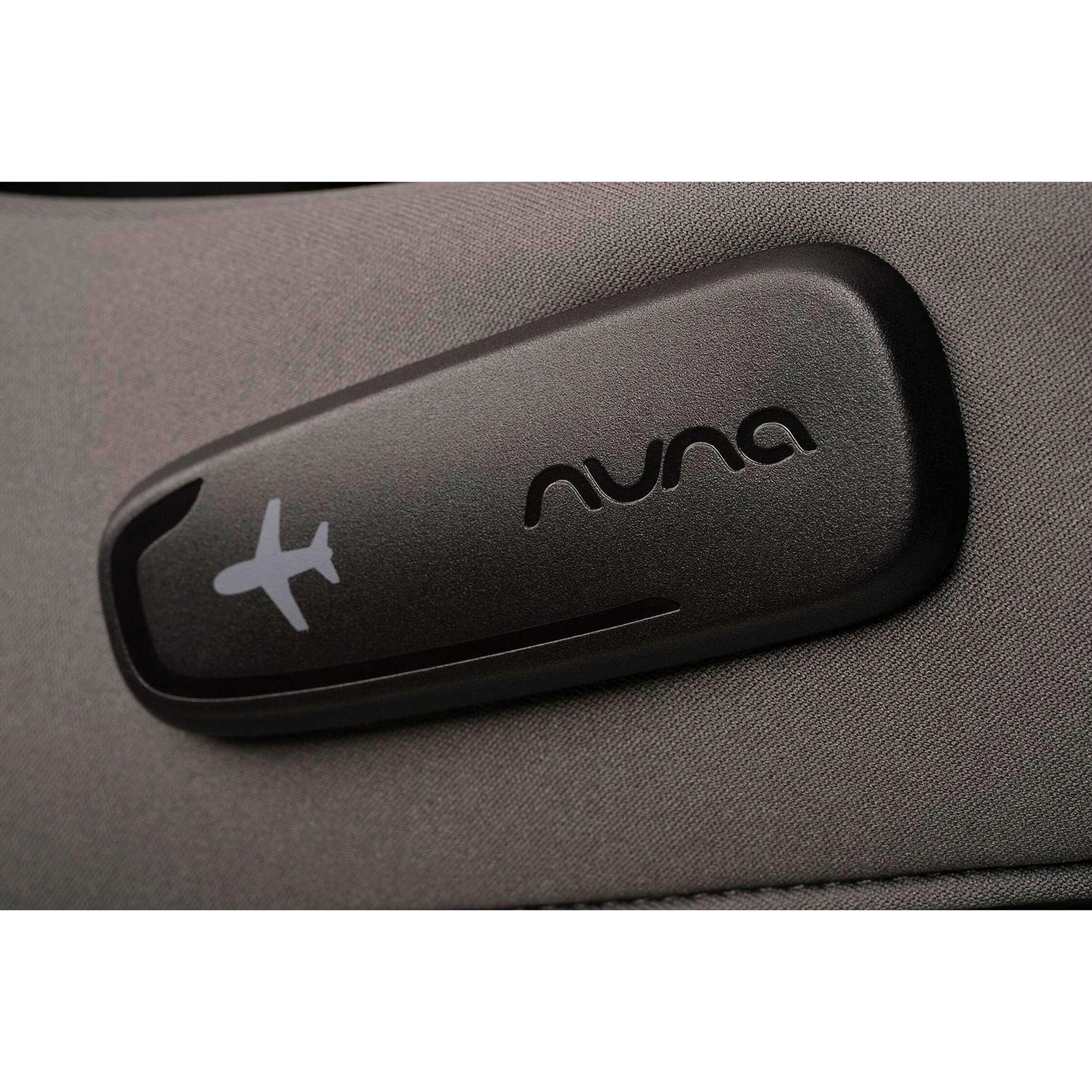 Nuna Babyschale PIPA urbn mit integrierter Isofix-Basis thunder