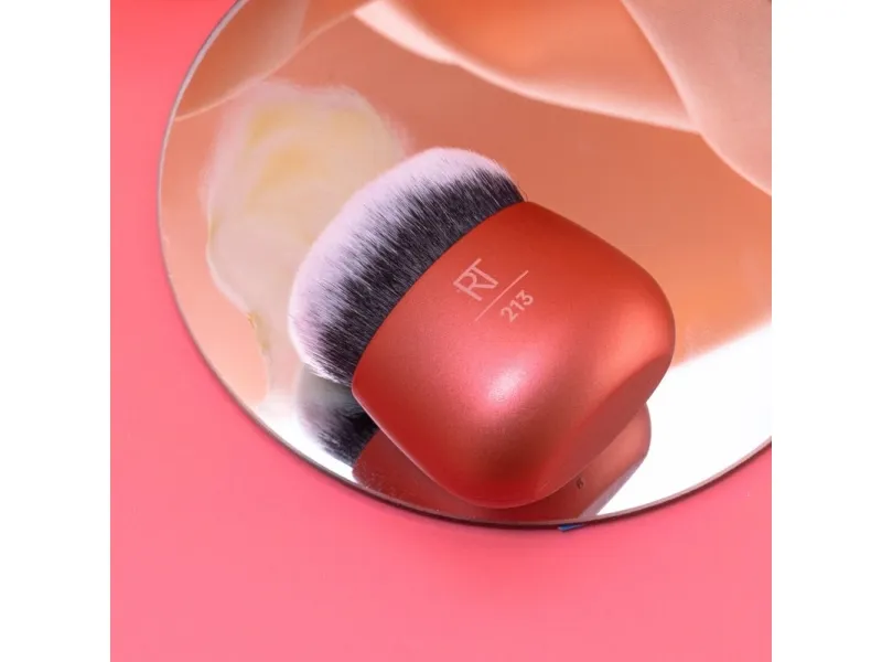 Real Techniques Foundation Blender