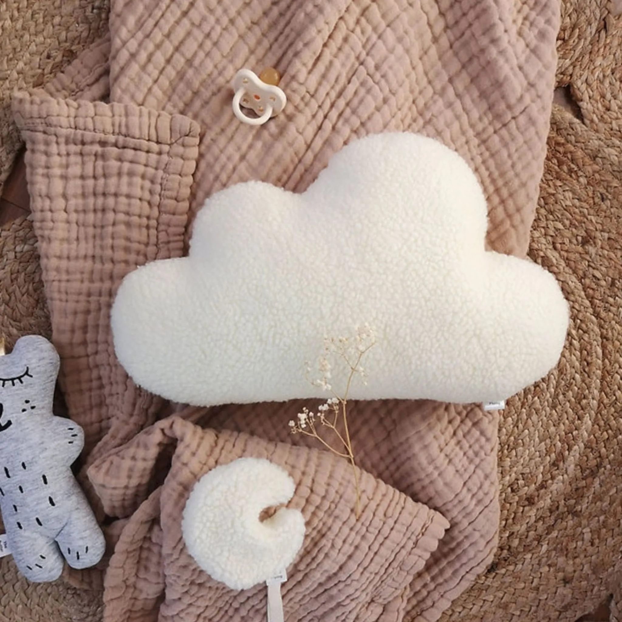 The Butter Flying Coussin Nuage Sherpa Ivoire