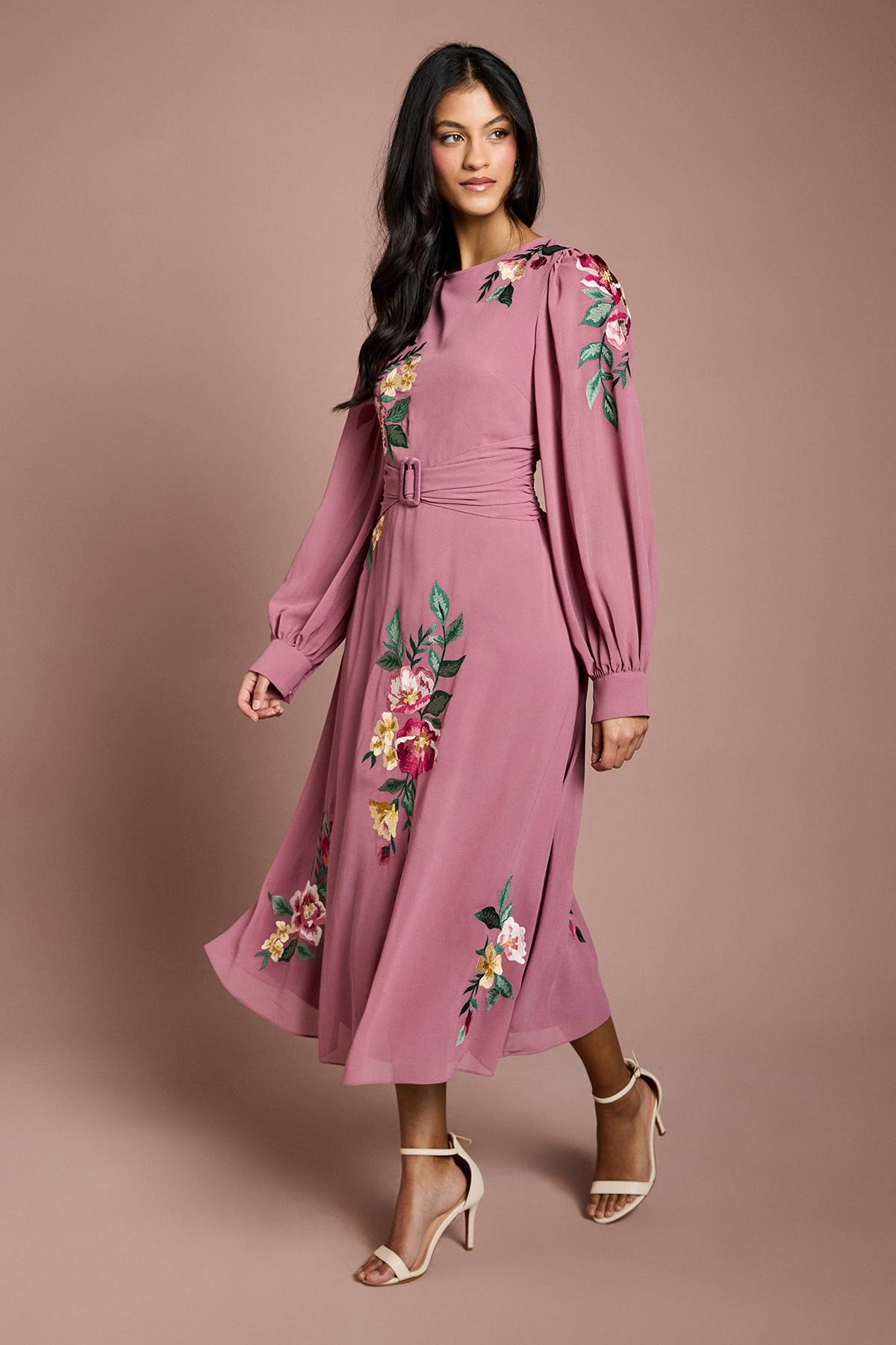 Coast Robe Midi Brodée À Manches Longues Avec Ceinture Petite