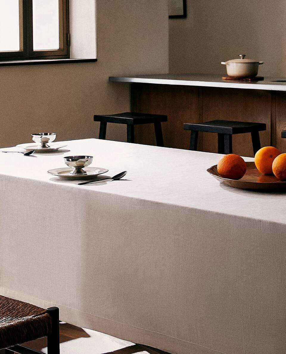 TOALHA DE MESA BÁSICA DE LINHO