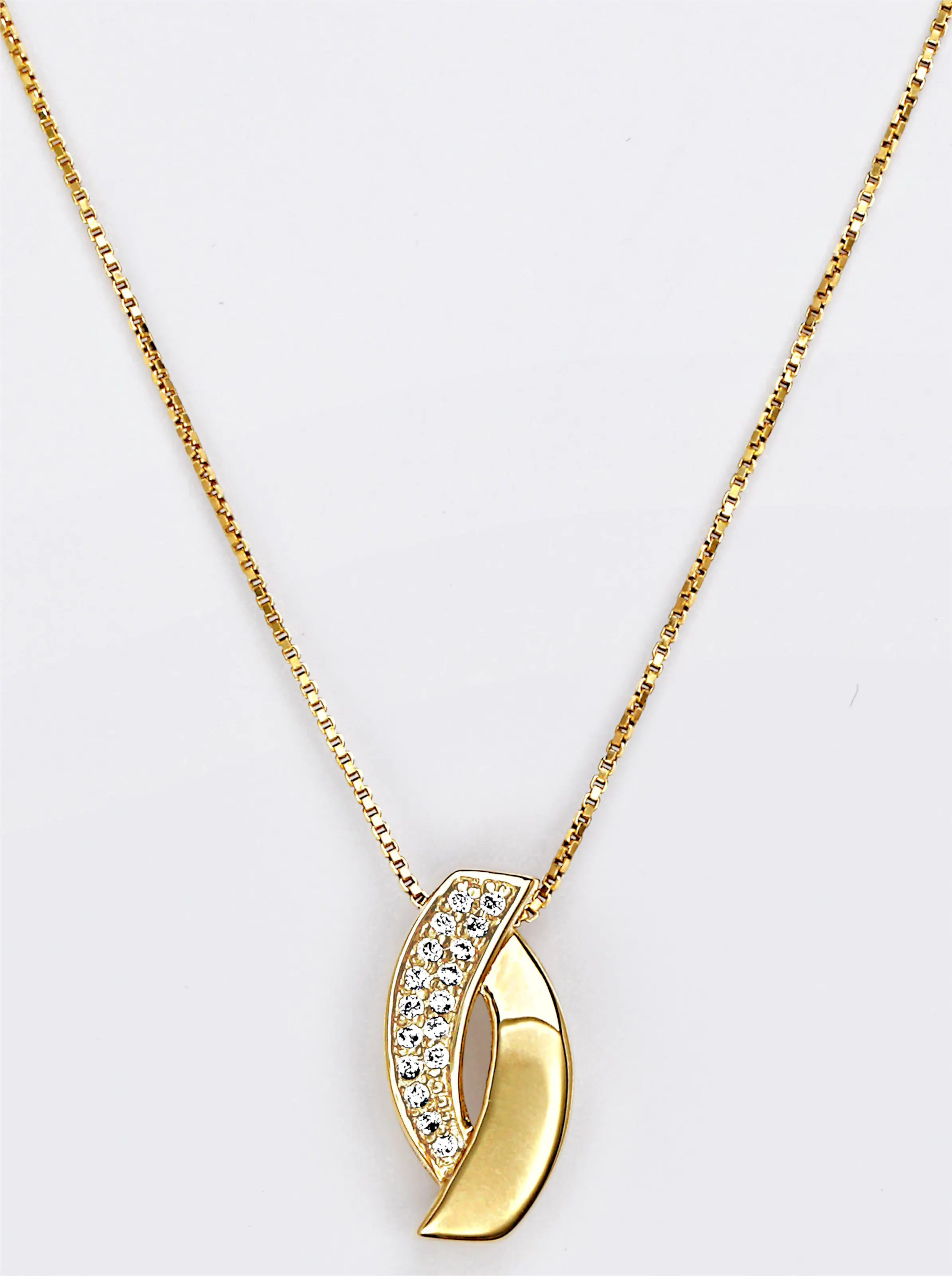 Anhänger mit Kette in Silber vergoldet 925