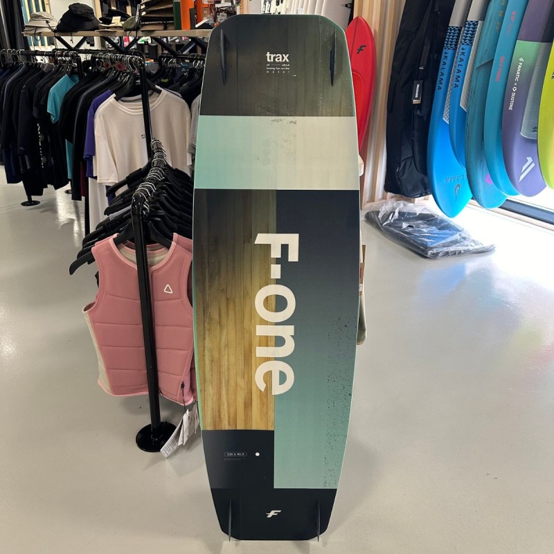 Twin Tip Complet Occasion F-One Trax 136cmx40.5cm 2024 - The Corner Shop