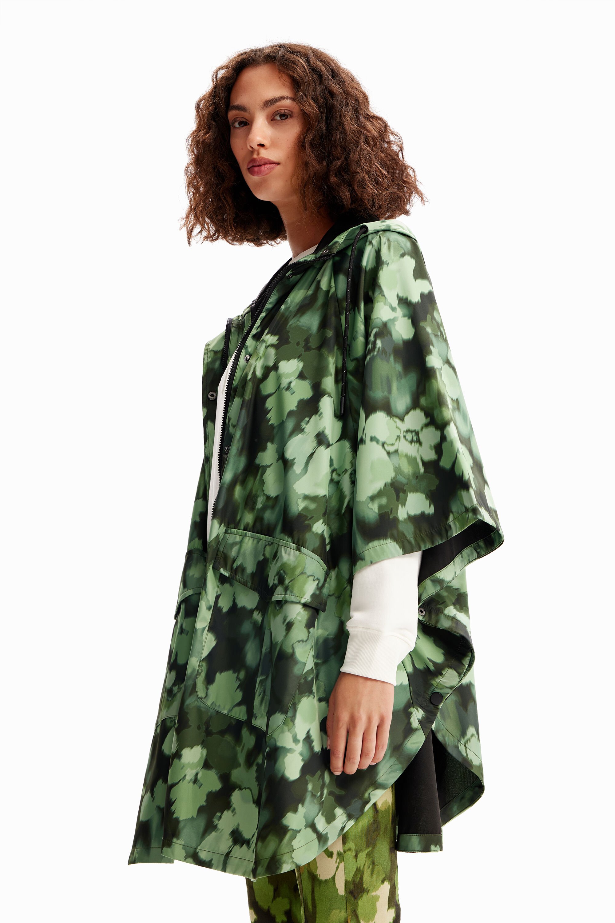 Imperméable capuche camouflage