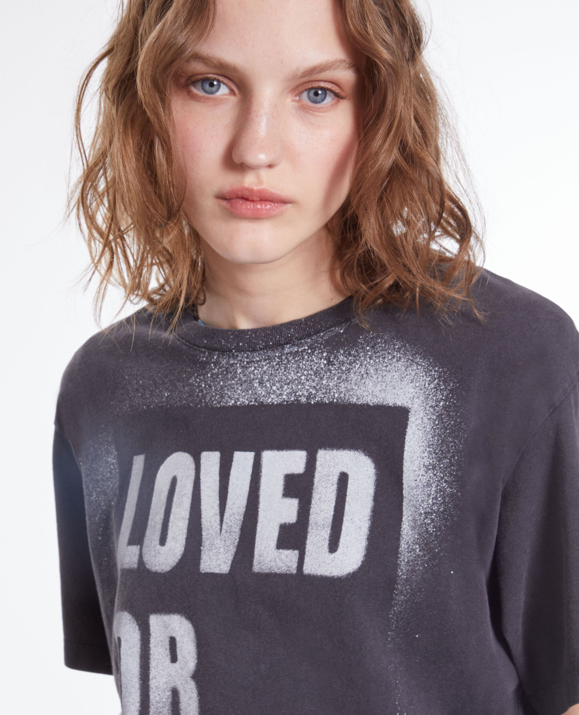 T-shirt noir avec sérigraphie Loved or hated