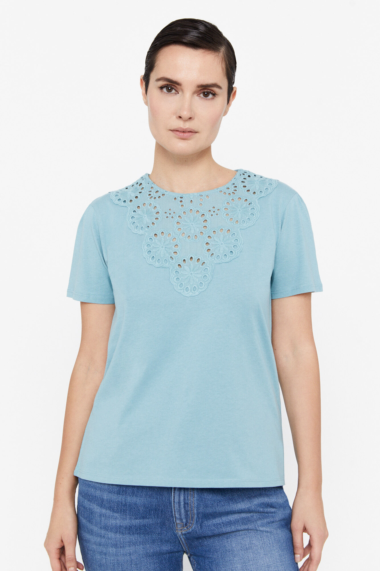 Camiseta com patch bordado - Turquesa