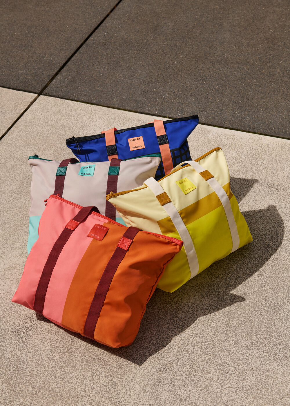 DAY ET  x Teklan Gweneth RE shopper - Vespa