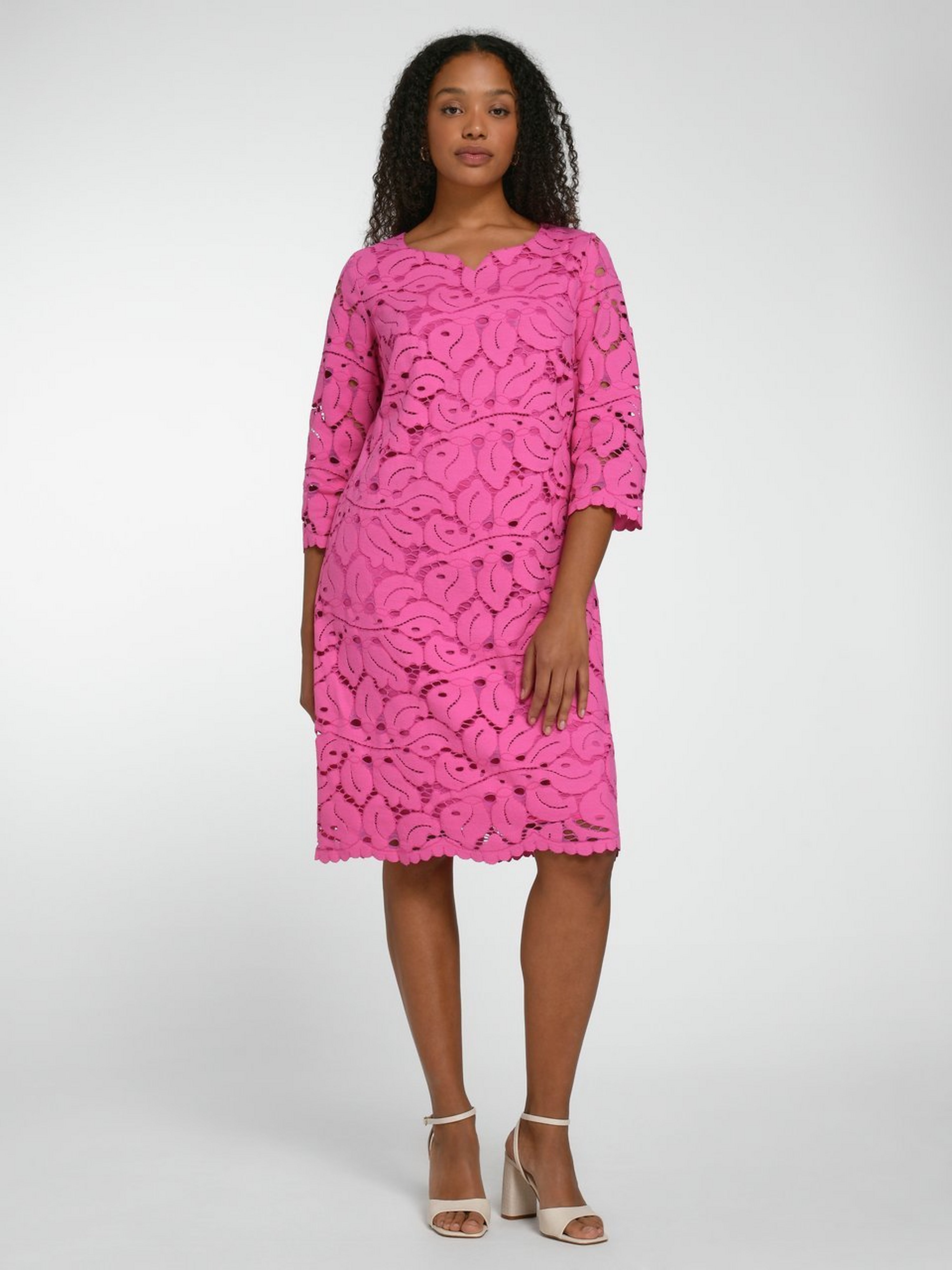 Spitzen-Kleid mit 3/4-Arm