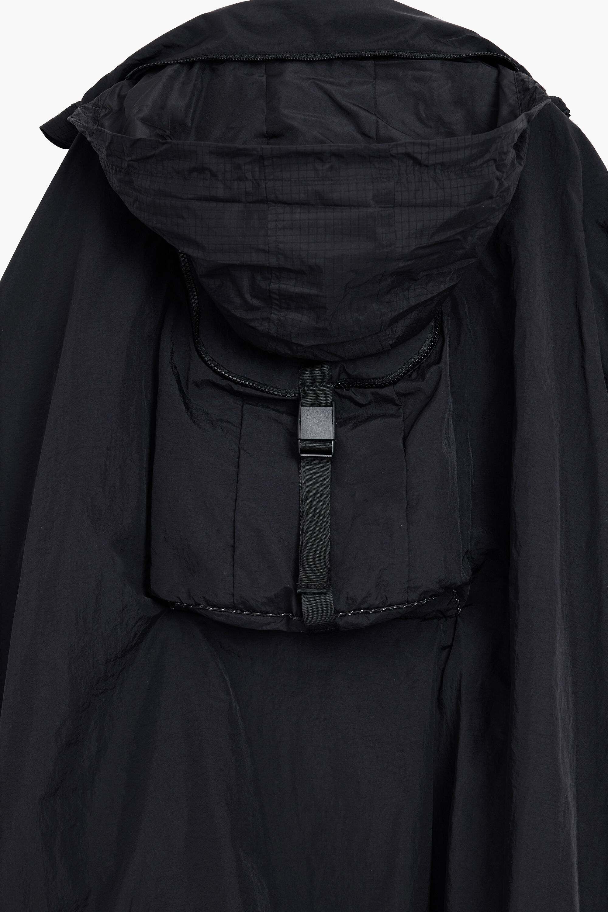 Poncho de nylon com bolso