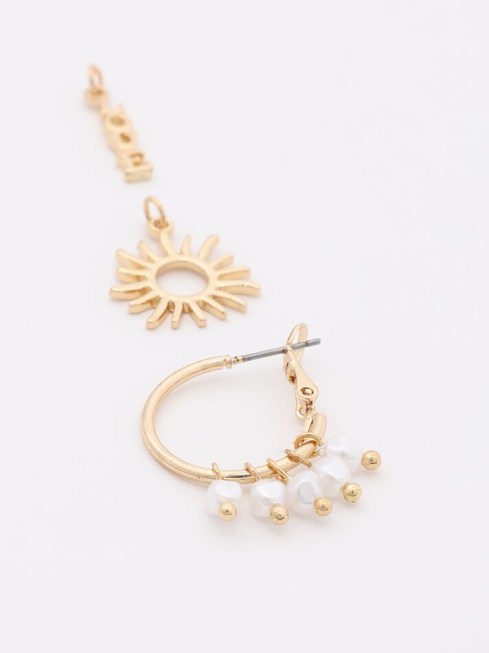 Conjunto de 2 brincos de argola e 3 pingentes - Dourado