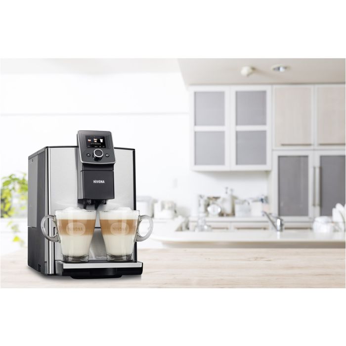 Nivona Kaffeevollautomat CafeRomatica NICR 825 // 1kg Nivona Kaffee gratis