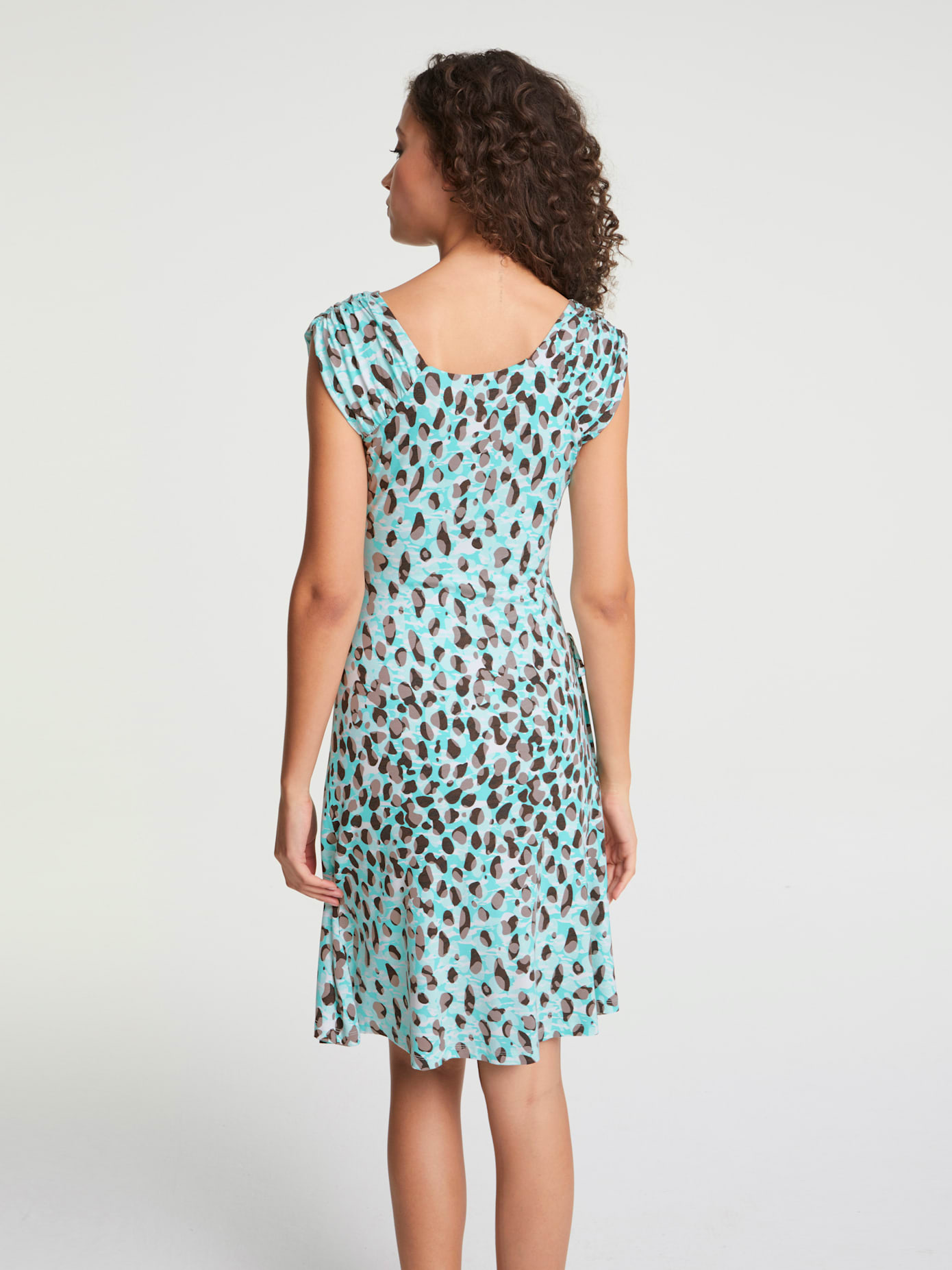 Robe légère effet cache-cœur tendance