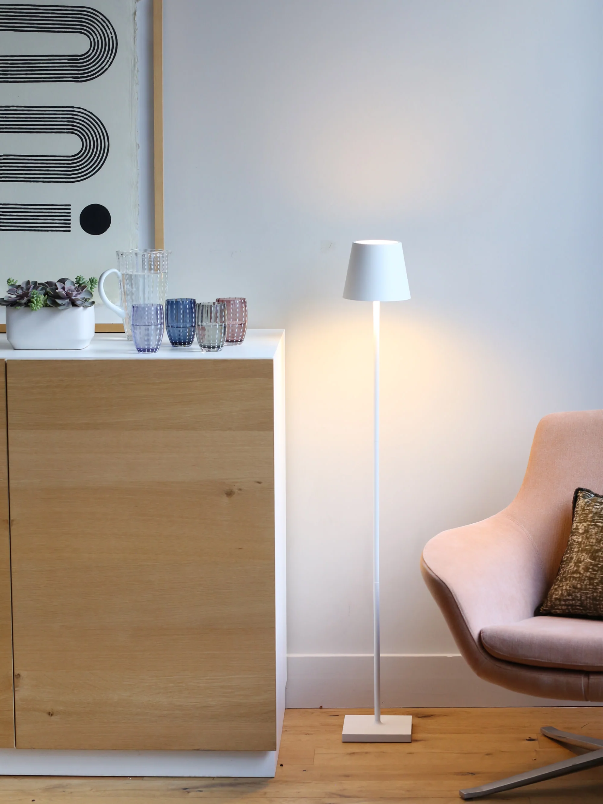Dimbare LED vloerlamp Poldina Pro L, in hoogte verstelbaar