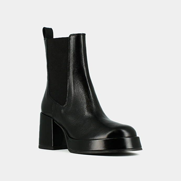 Bottines à plateformes et bouts carrés  en cuir vielli noir