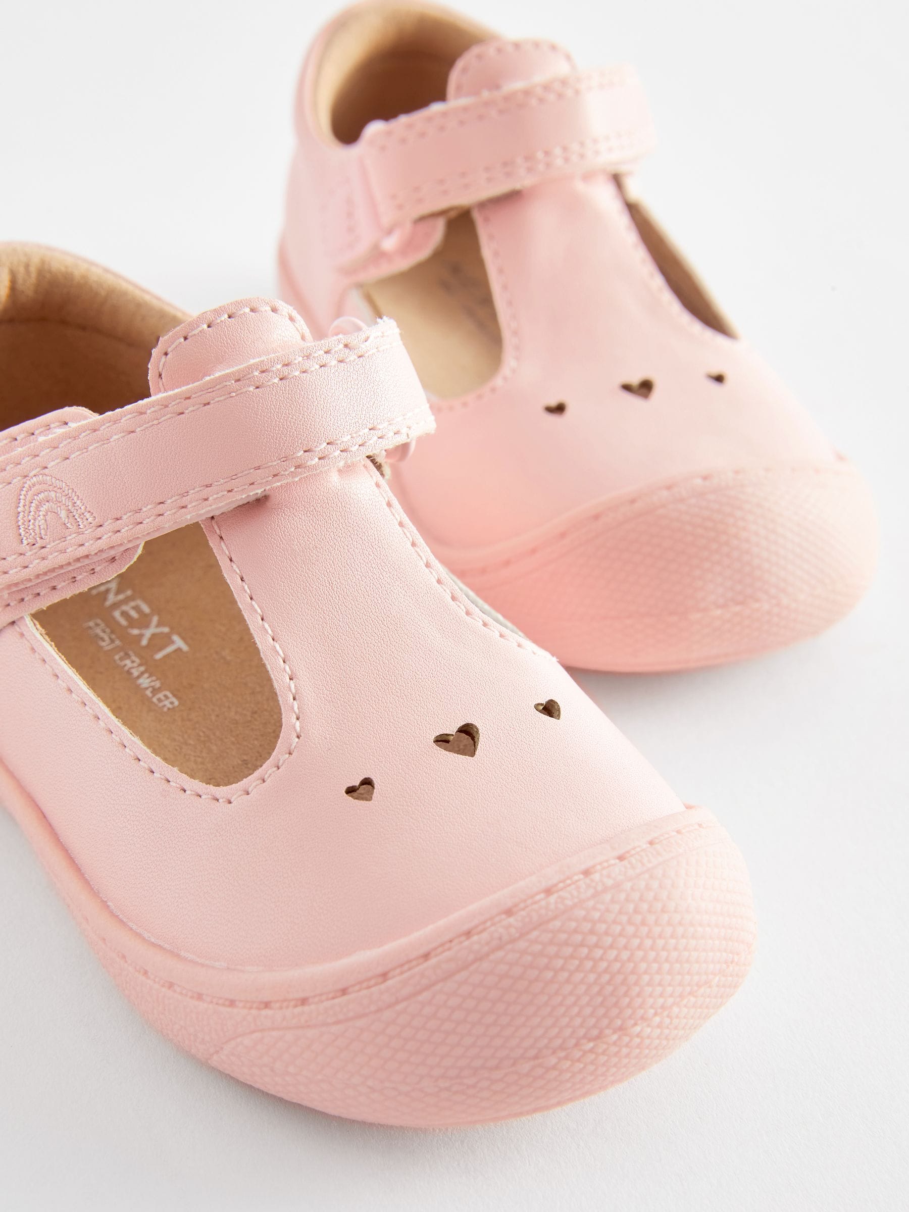 Roze - Babyslofjes met T-bandje
