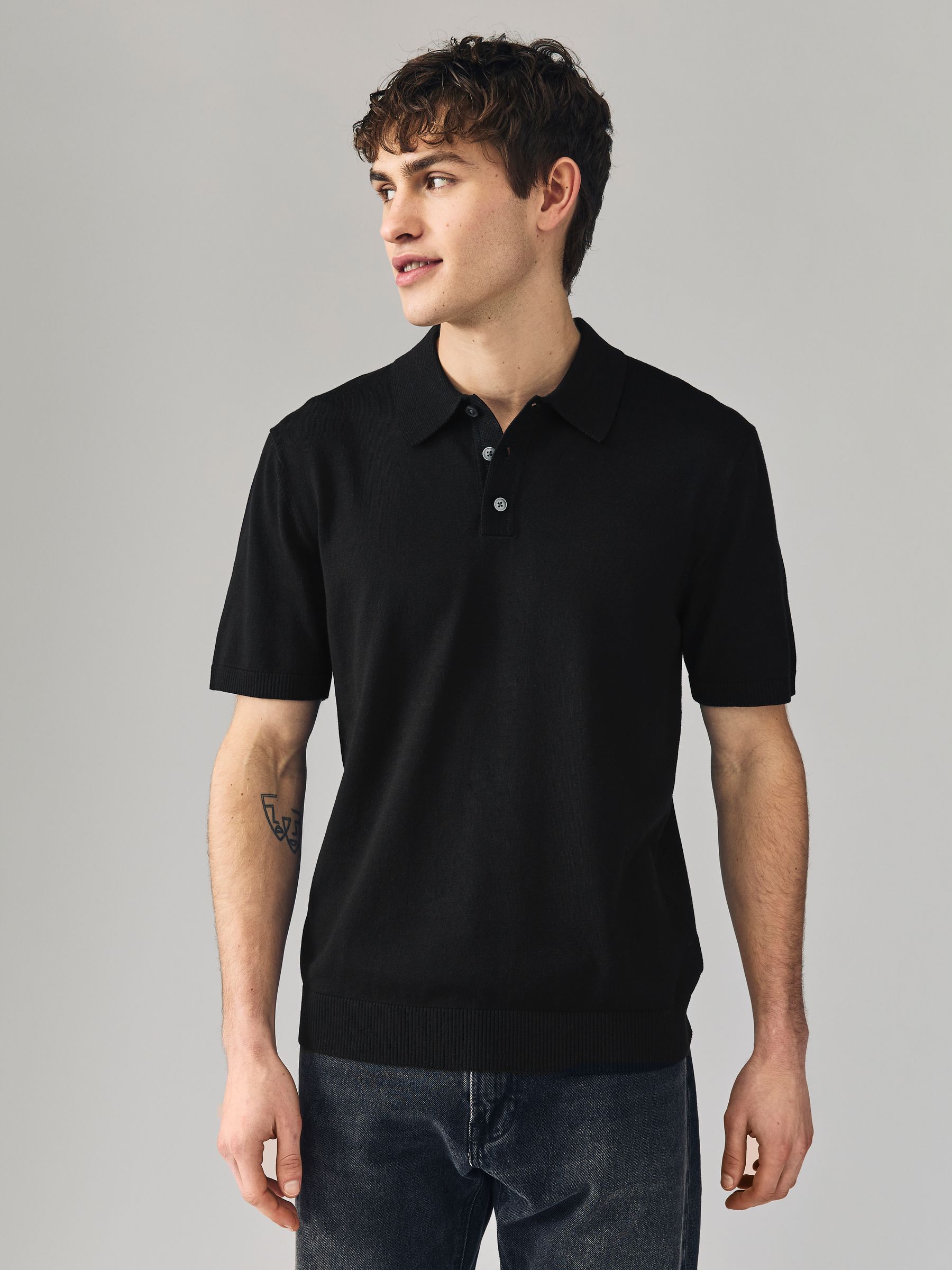 Zwart - Normale Pasvorm - Gebreid poloshirt met hoog katoengehalte en korte mouwen