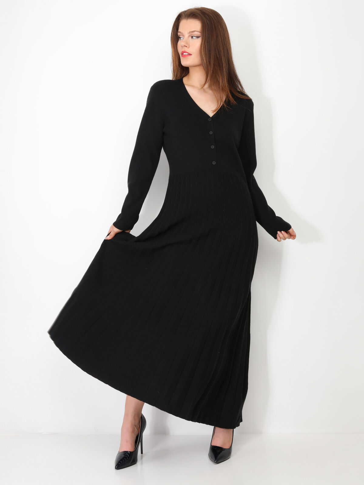 Robe longue plissée à boutons- Noir