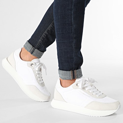 Baskets Femme Essential Runner 7681 White