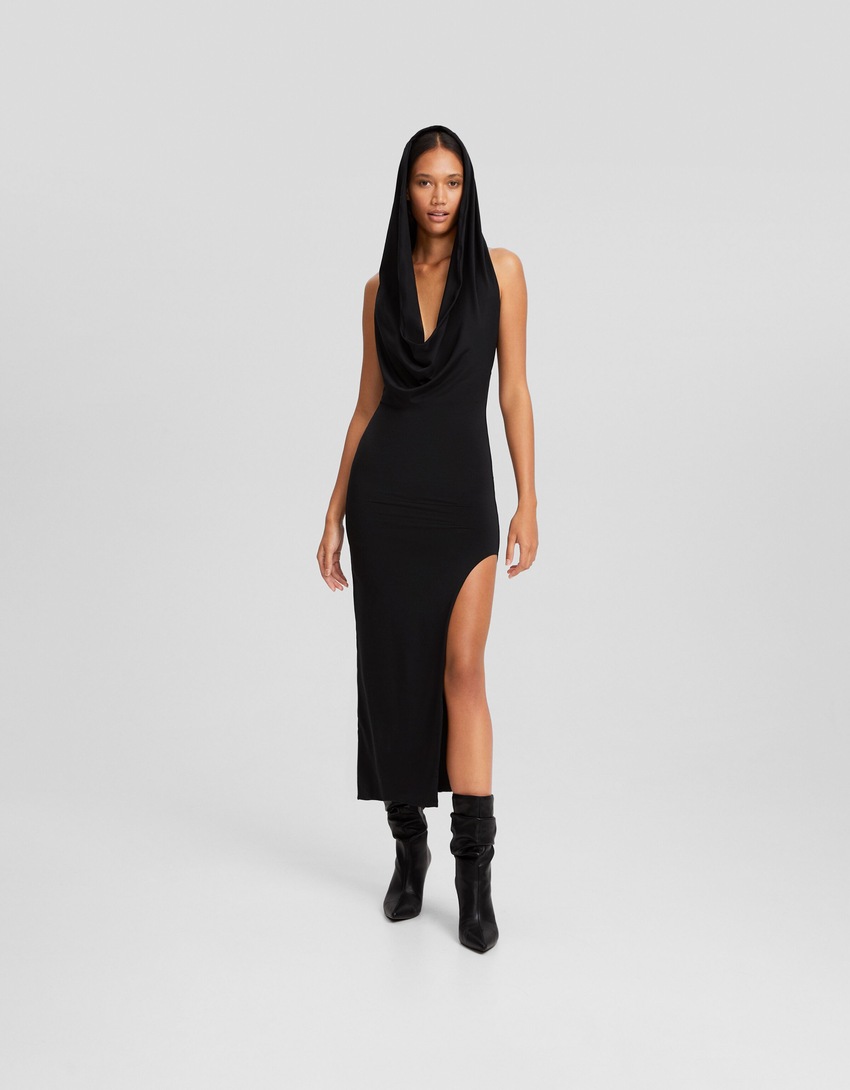 Vestido longo com capuz