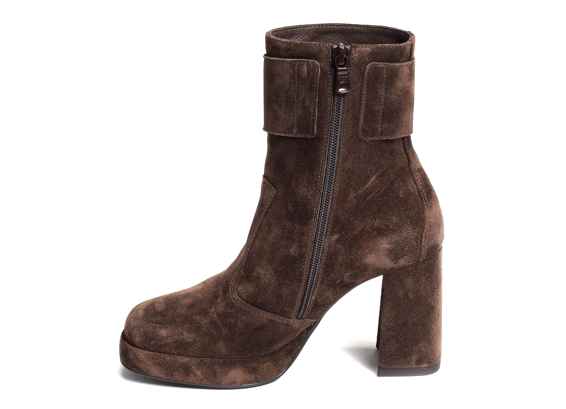 08221 marron