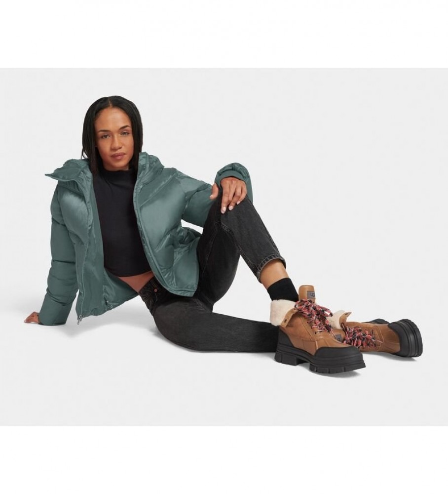 Botas UGG W Ashton Addie de couro marrom e preto.