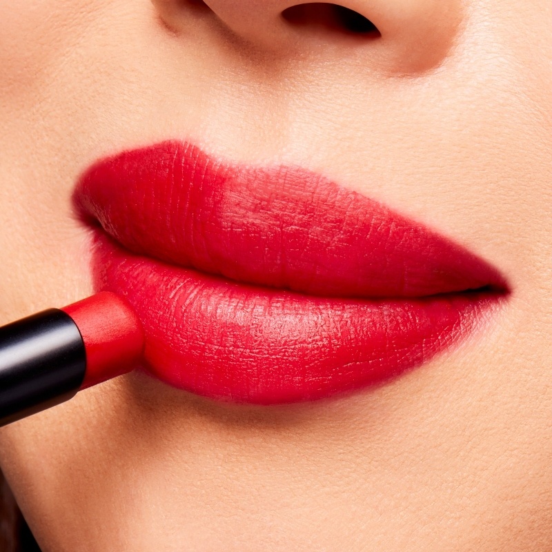 MAC Powder Kiss Velvet Blur Slim Stick 2 gr. - Ruby New