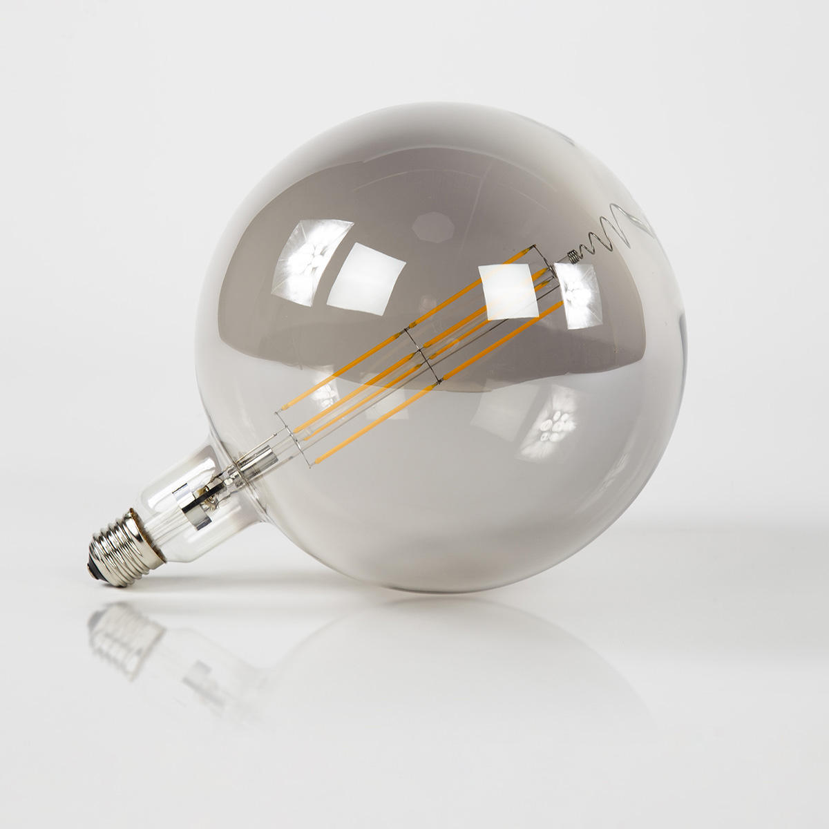Lamp E - LED filament bol Ø20 Amber
