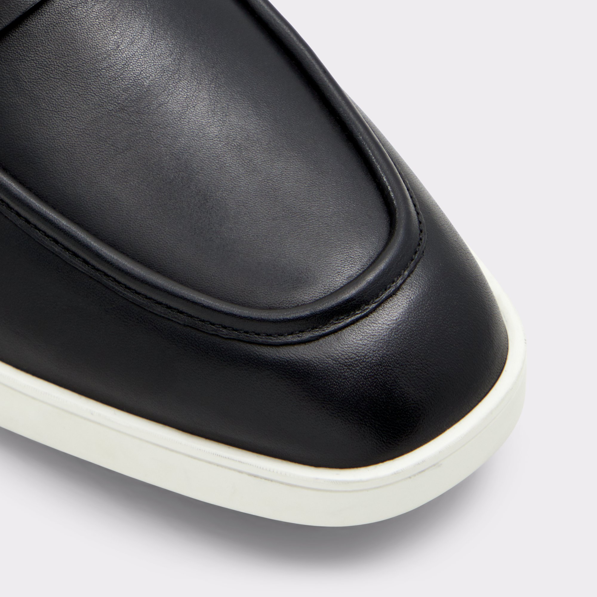 Courtside Black Men Loafers & Slip-Ons