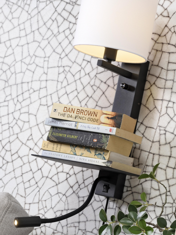 It's about Romi Florence wandlamp h52 met leeslamp licht linnen