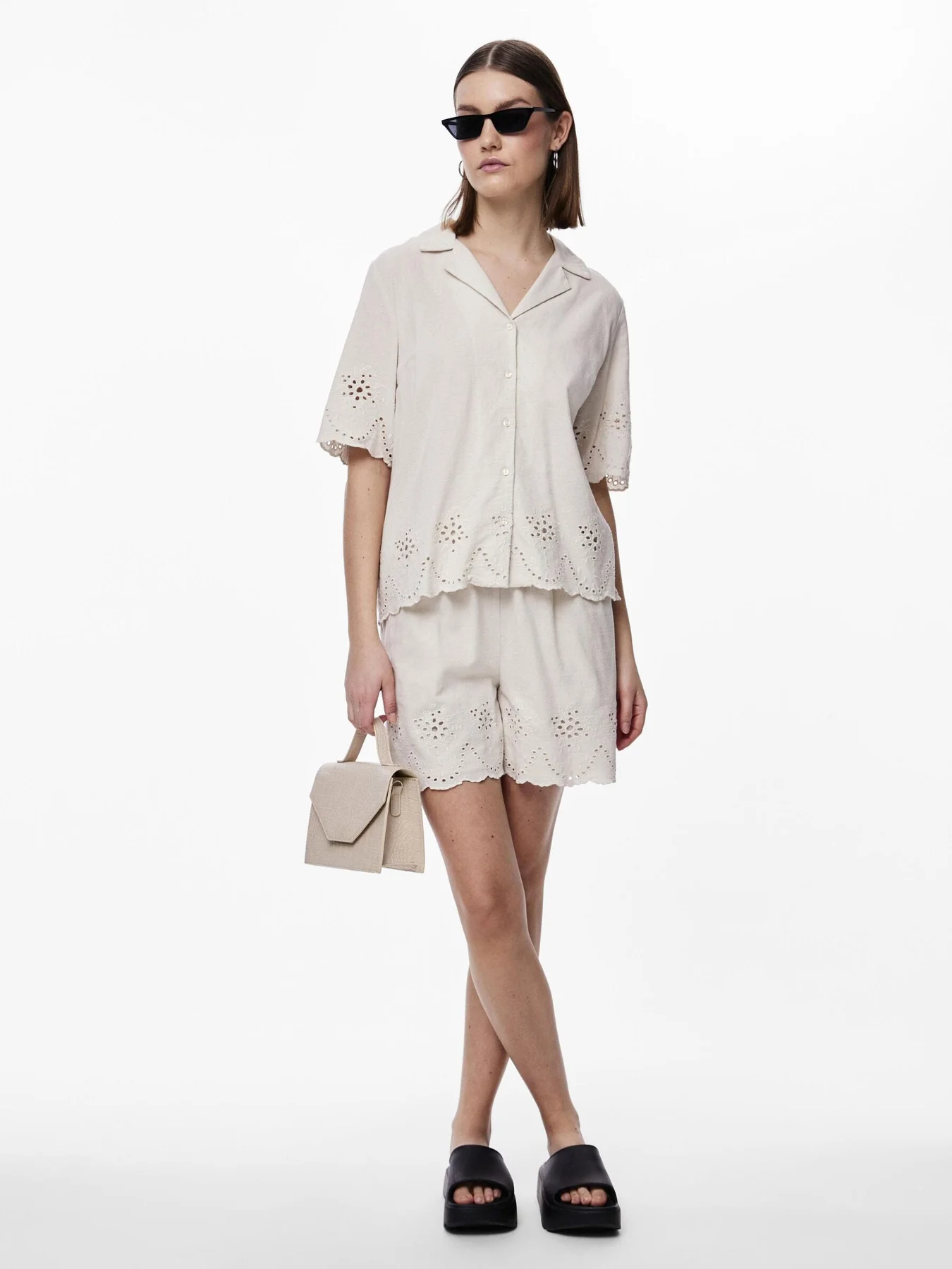 Pieces Pcalmina Ss Embroidery Shirt 4486676 birch