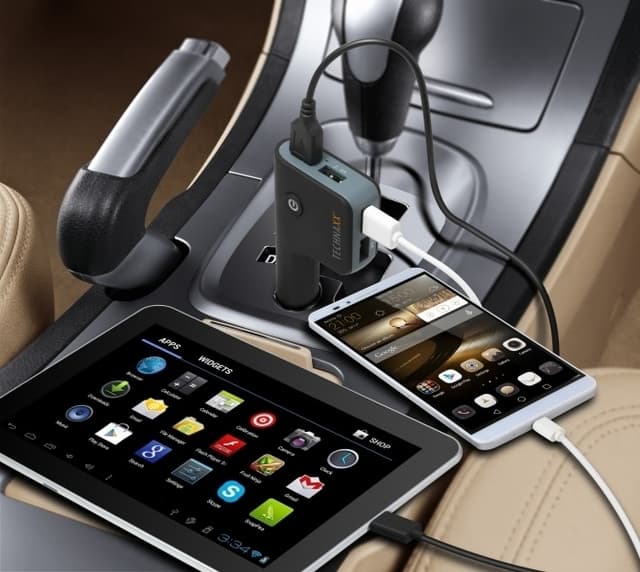Technaxx bilholder til smartphones + biloplader med 4x USB-port (TE08)
