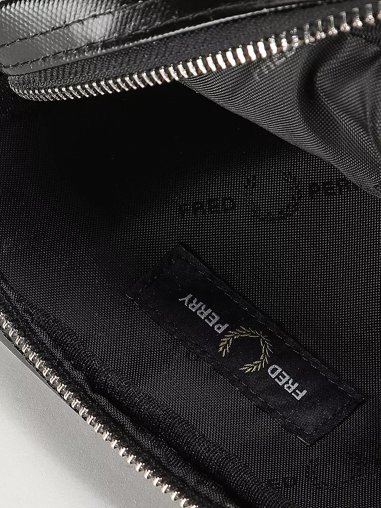 FRED PERRY Tasche  schwarz