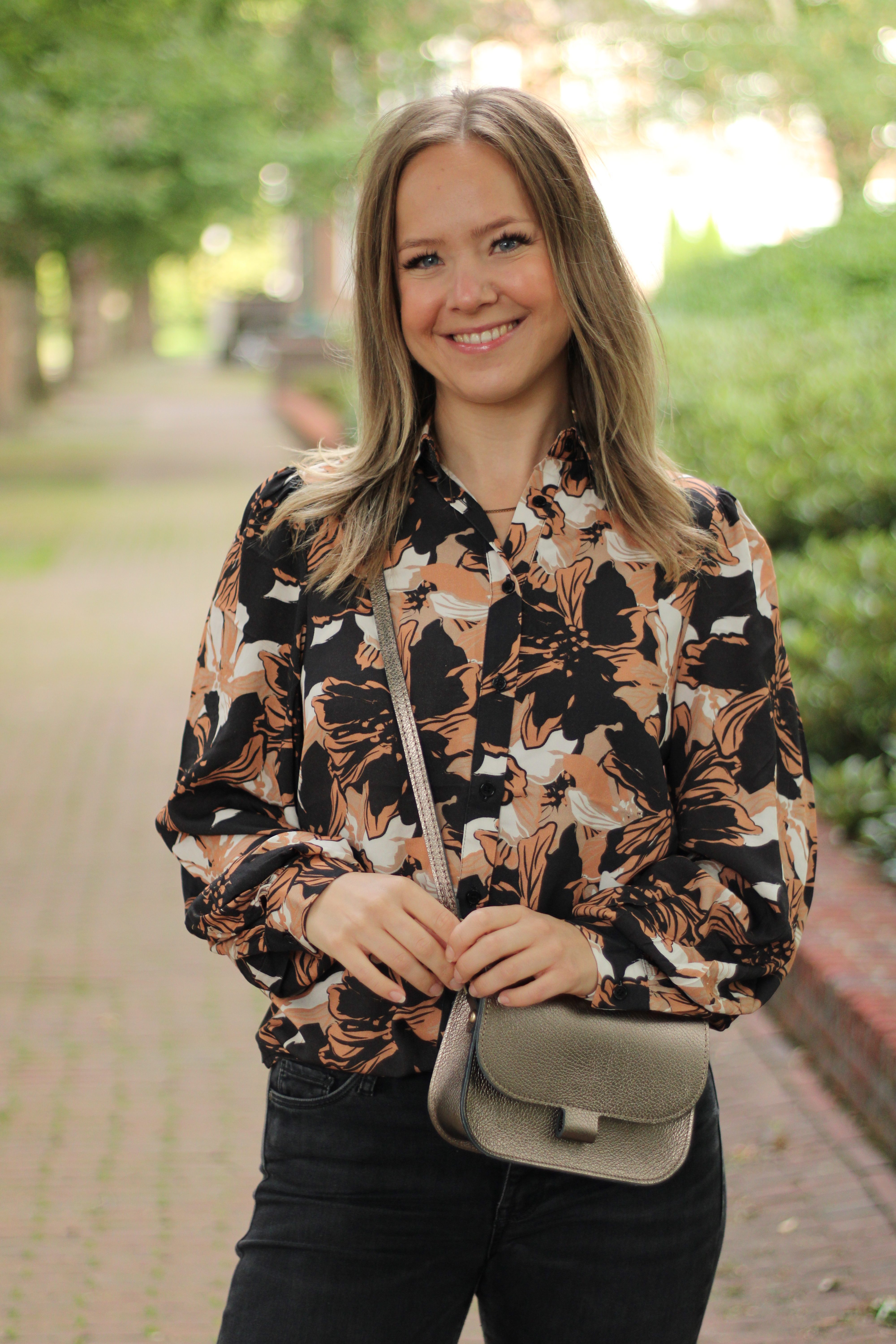 C&S The Label - Laurelle Blouse - Black/Cognac