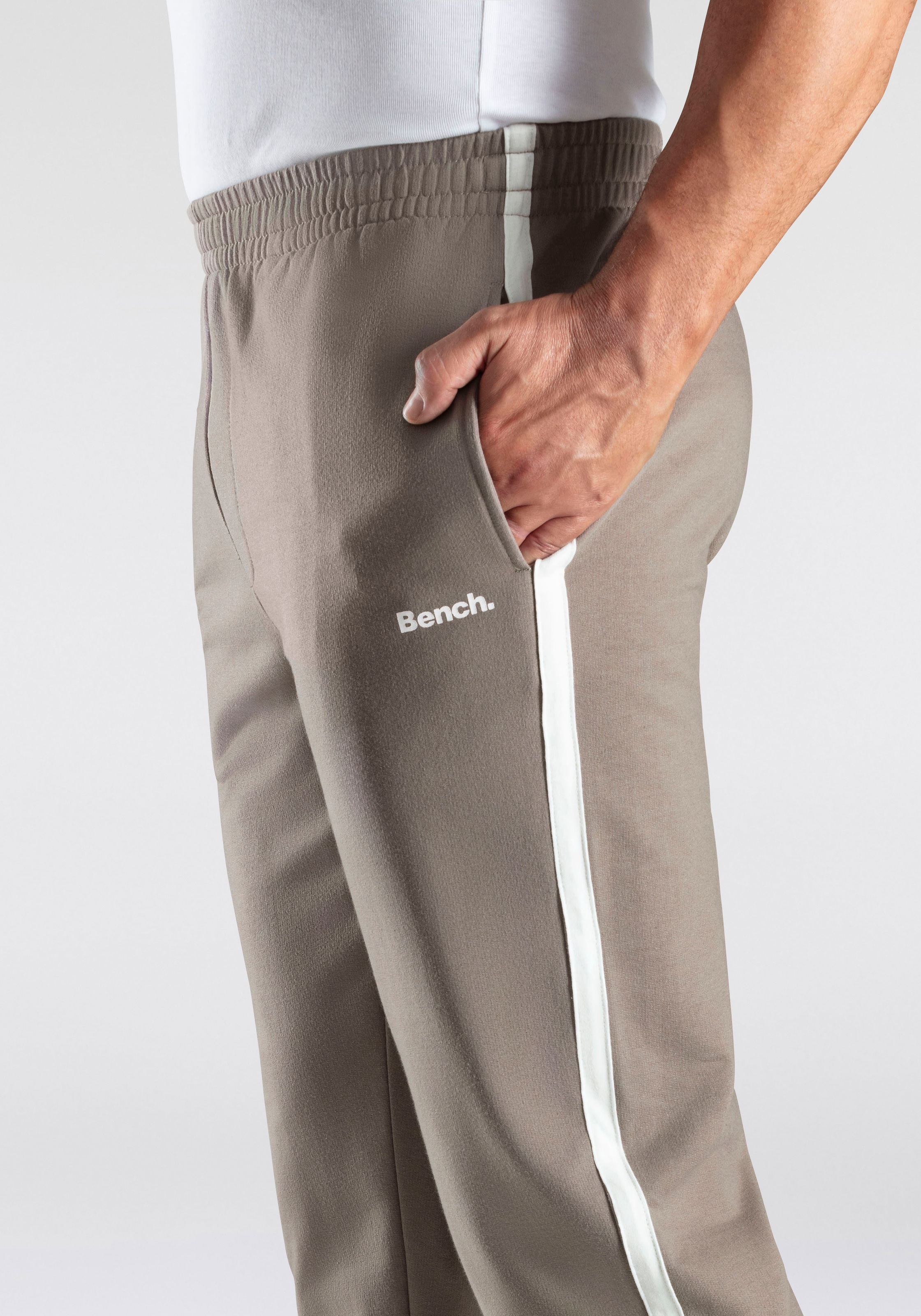 Bench. Loungewear Relaxhose »lange Relaxhose, Sweathose«  aus leichter Sweat-Qualität
