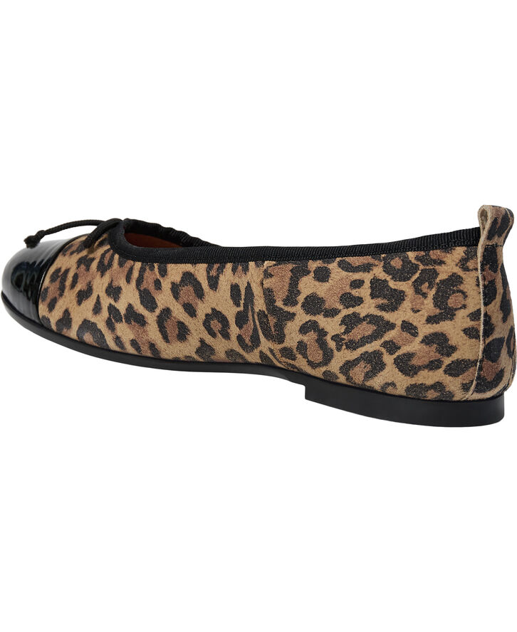 Pavement Lucy Leo/patent toe cap