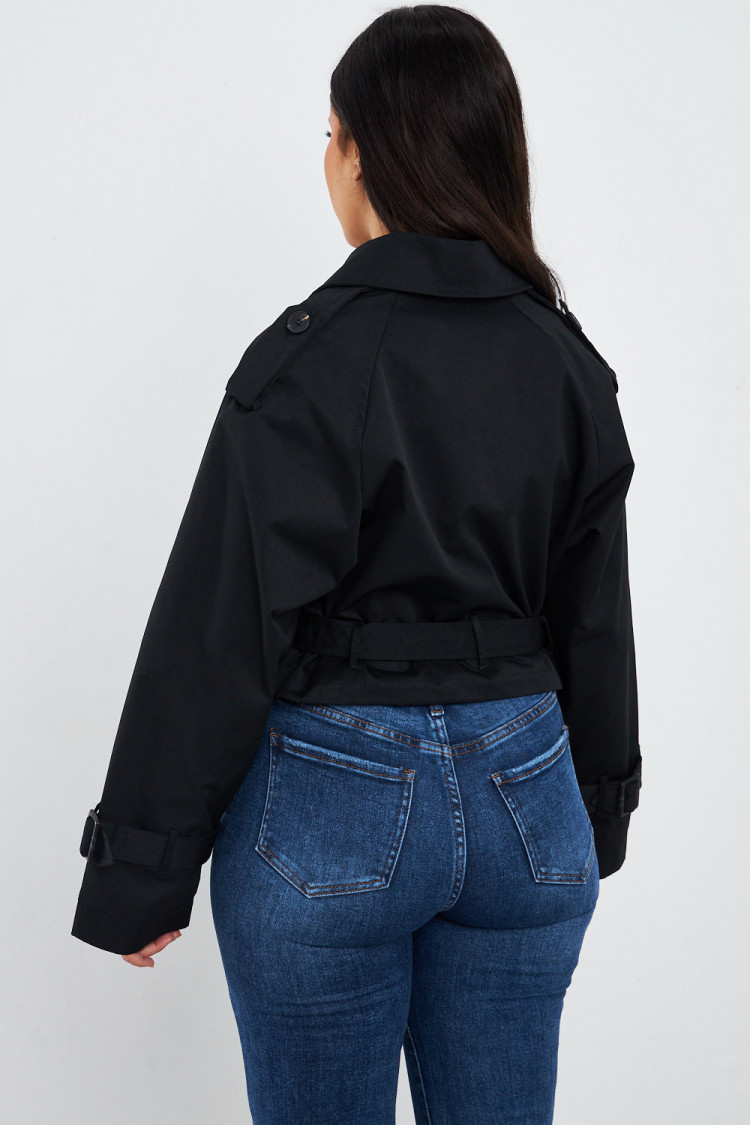 Trench court noir