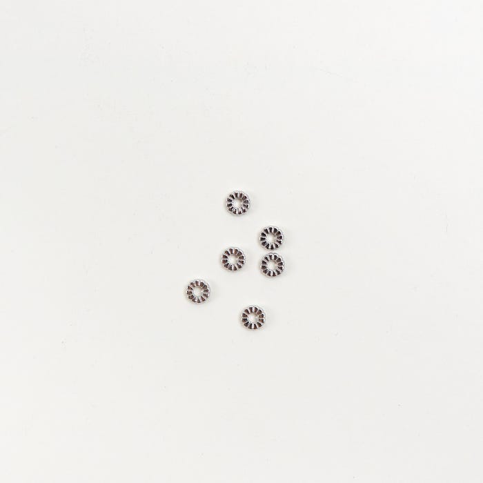 Atelier Veritas-Metalen rondel parels bloem
