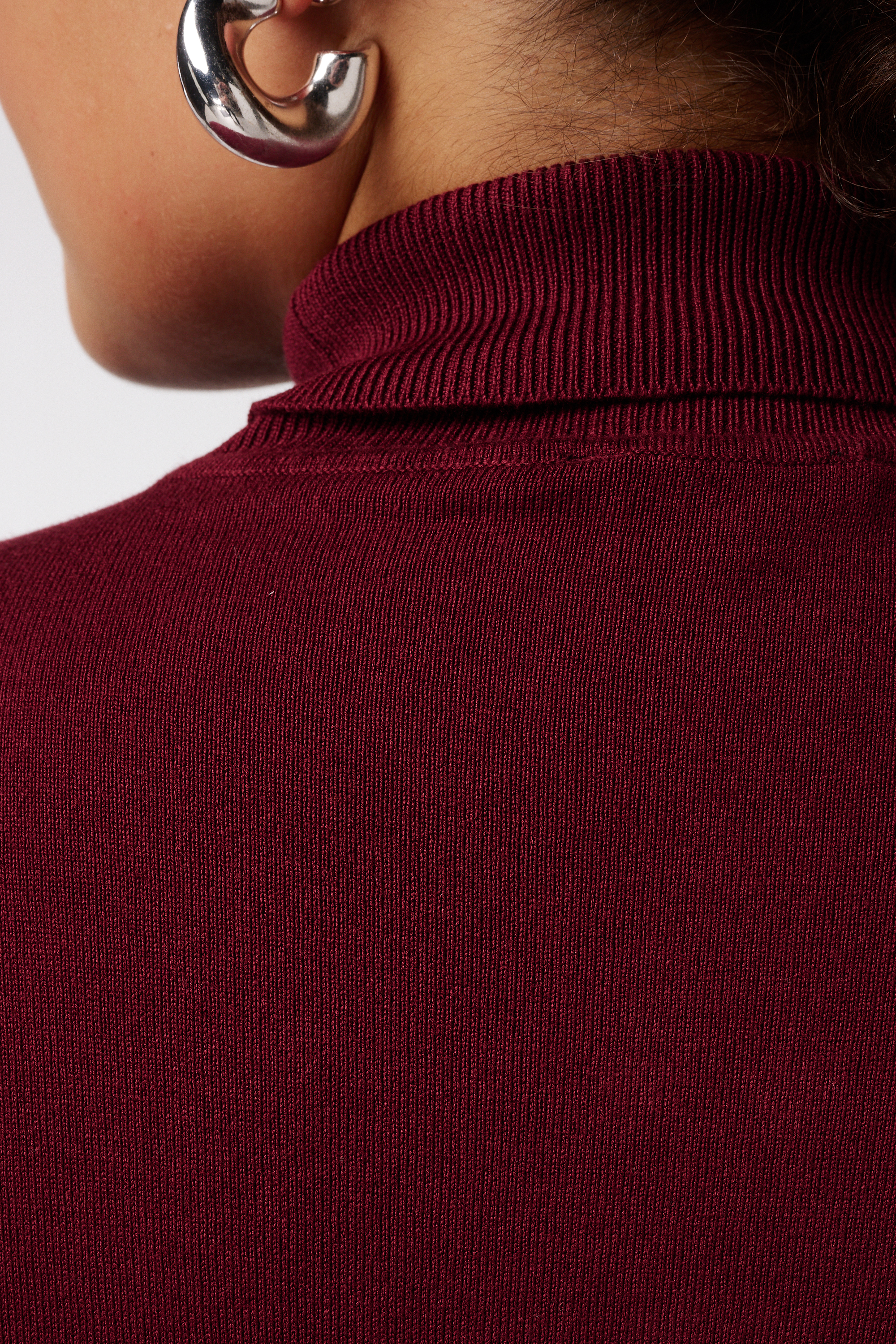 Trui met turtle neck en sierknopen Donker rood