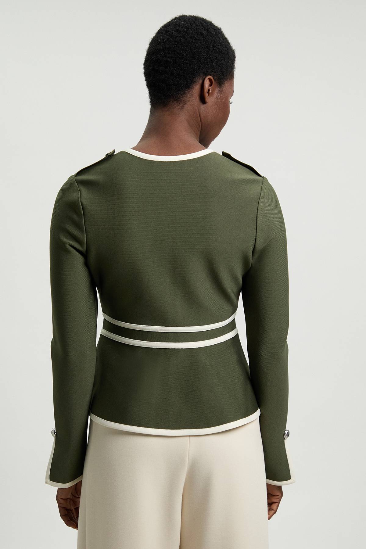 KarenMillen Veste en Maille Bandage Cintrée Style Militaire avec Passepoil Contrastant et Ourlet Fendu