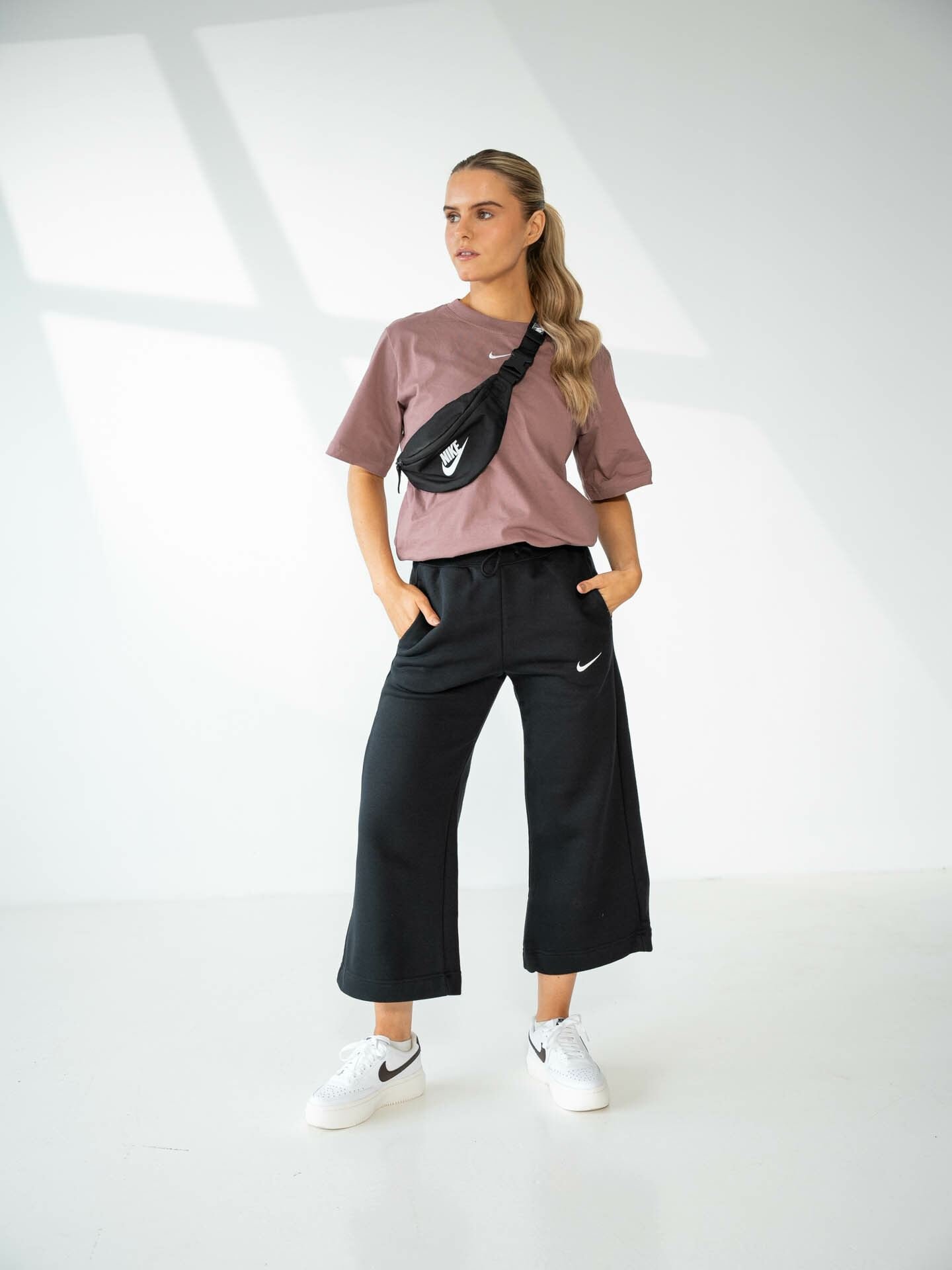 Pheonix Fleece High-Rise Crop Pant