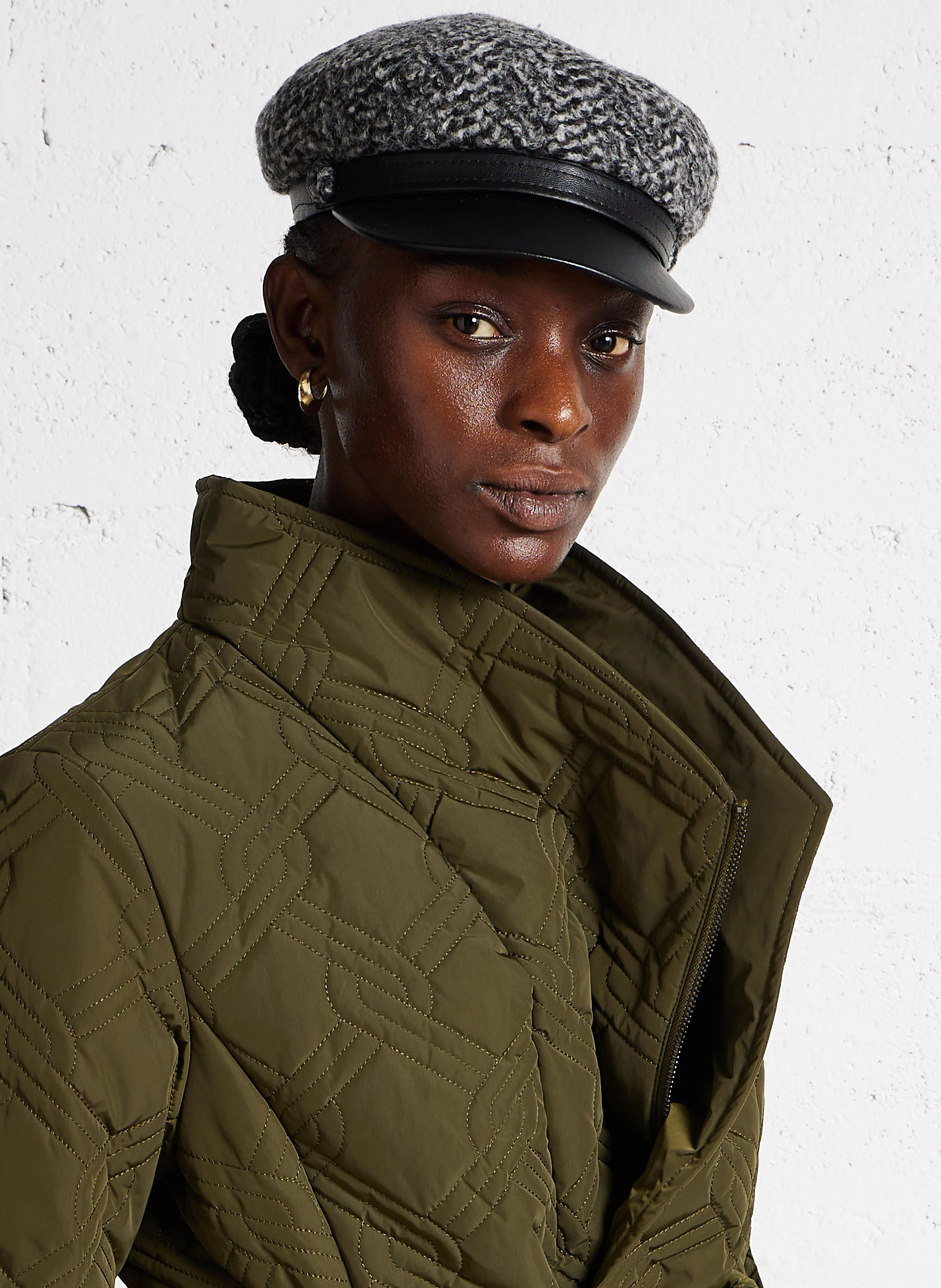 Bonnet avec broche| Blanc