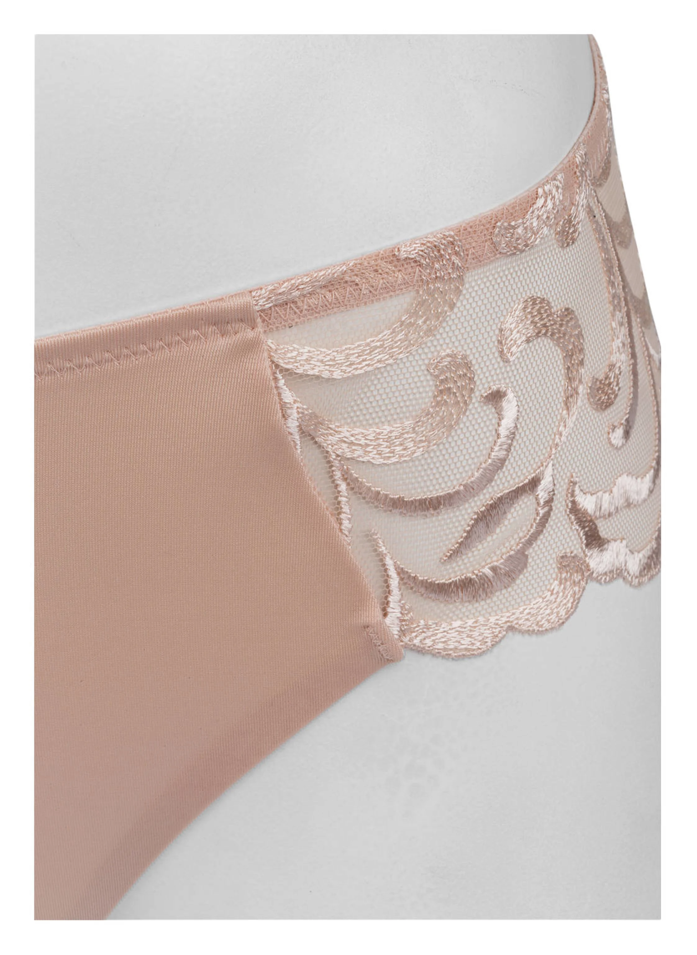 Triumph Slip MODERN FINESSE