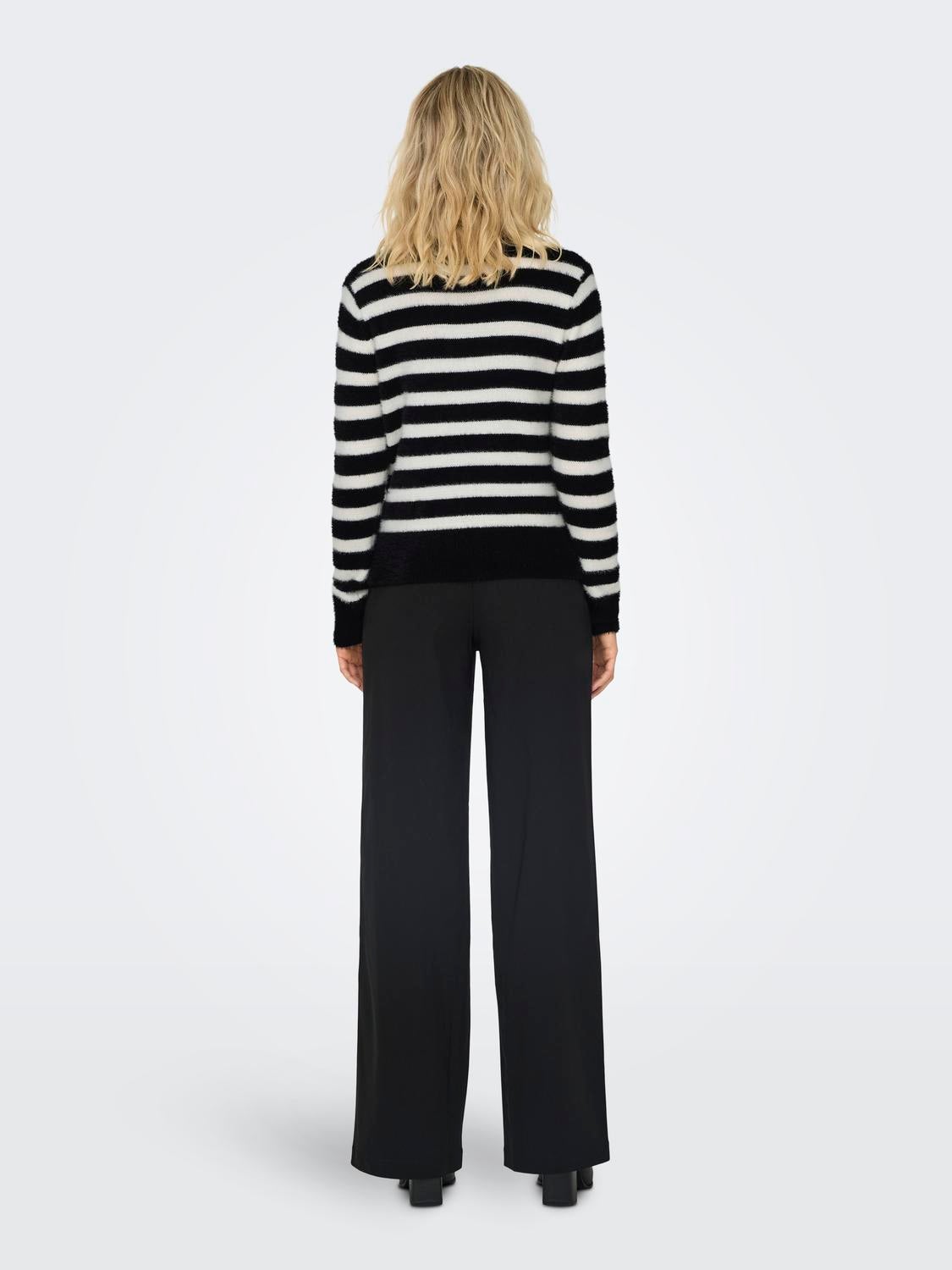 ONLELLA Strickpullover Black