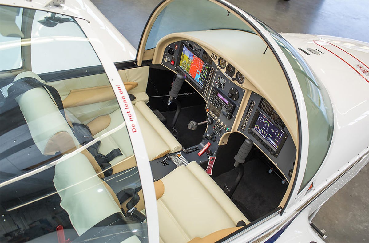 Flugzeug selber fliegen ab Heist als Geschenk