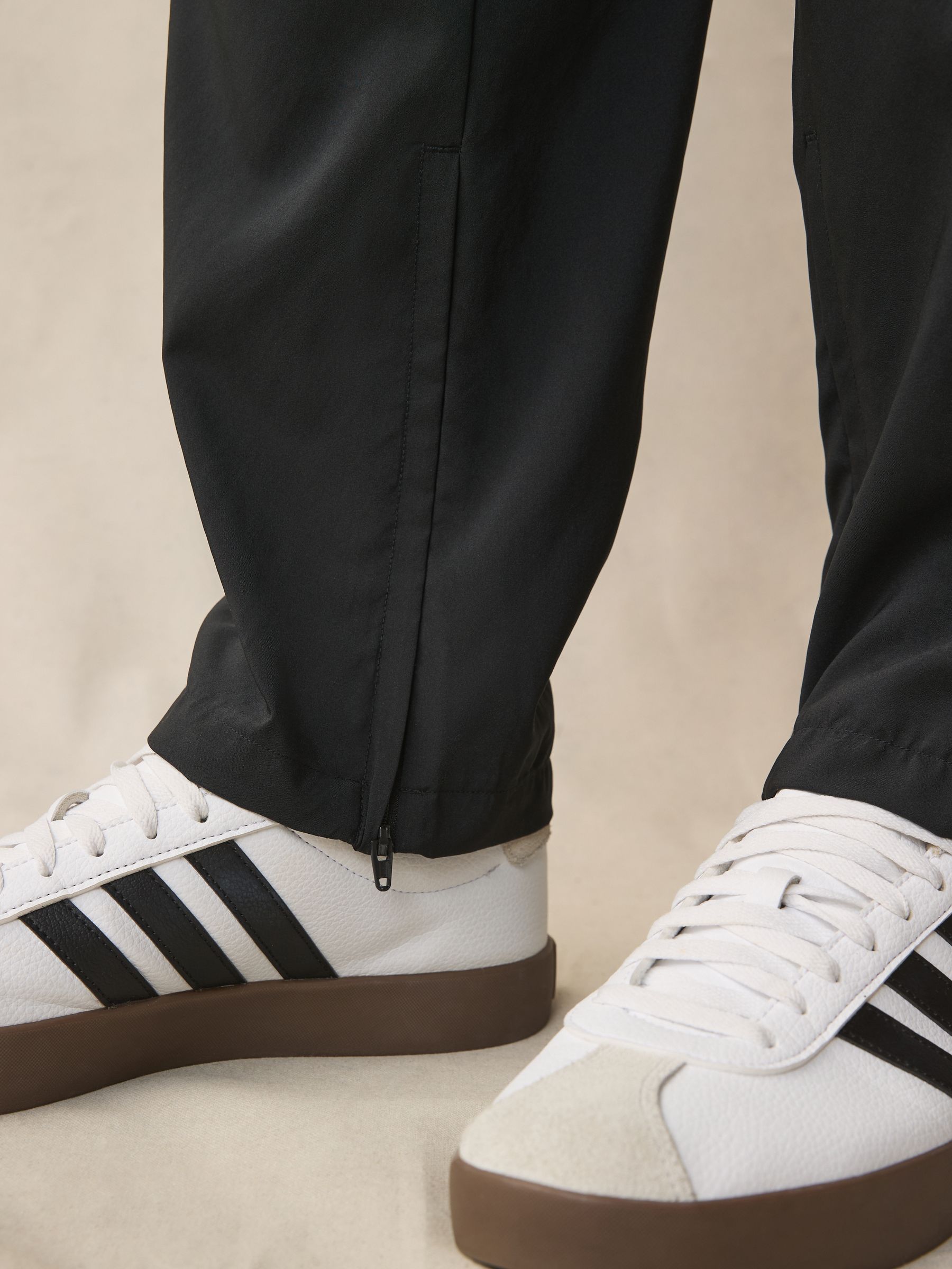 Zwart - adidas Essentials 3-Strepen Stanford joggingbroek met open zoom